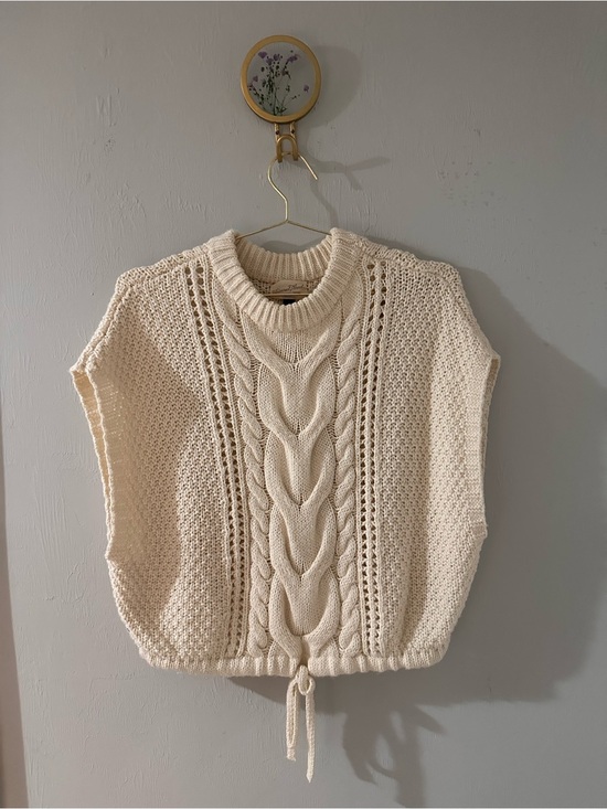 Universal Thread Tops - Universal Thread Cream Cable-Knit Sleeveless Pullover